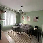 Modern Apartment In The Centre