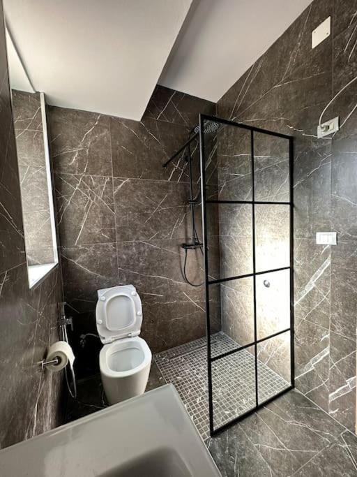 Modern In The Centre Apartment *